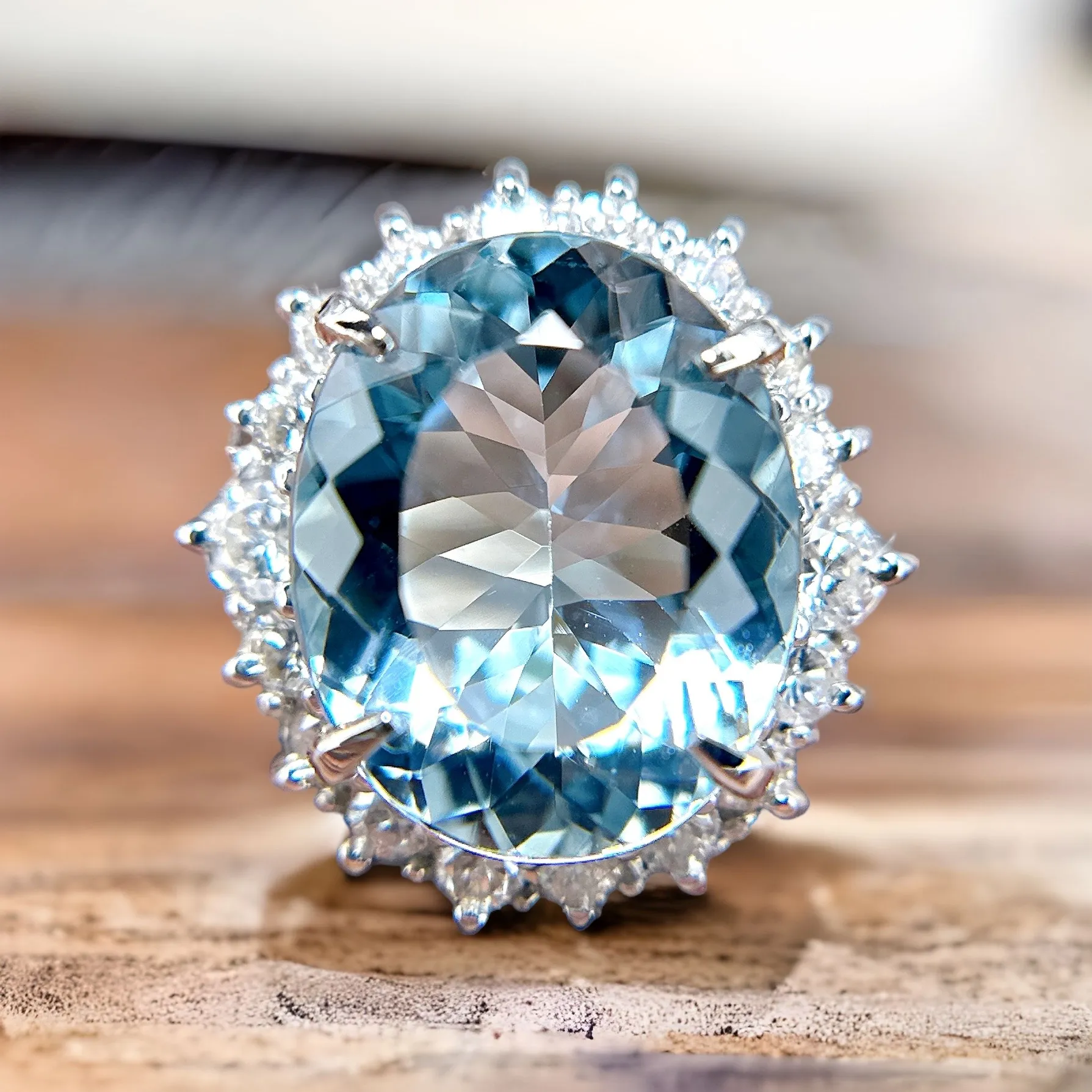 アクアマリン取り巻きダイヤモンド|MONAコレクション